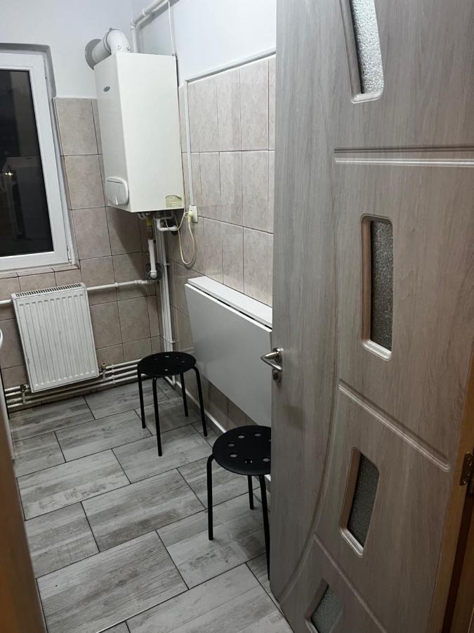 Apartament Targoviste In Regim Hotelier Cu 2 Camere Exterior photo